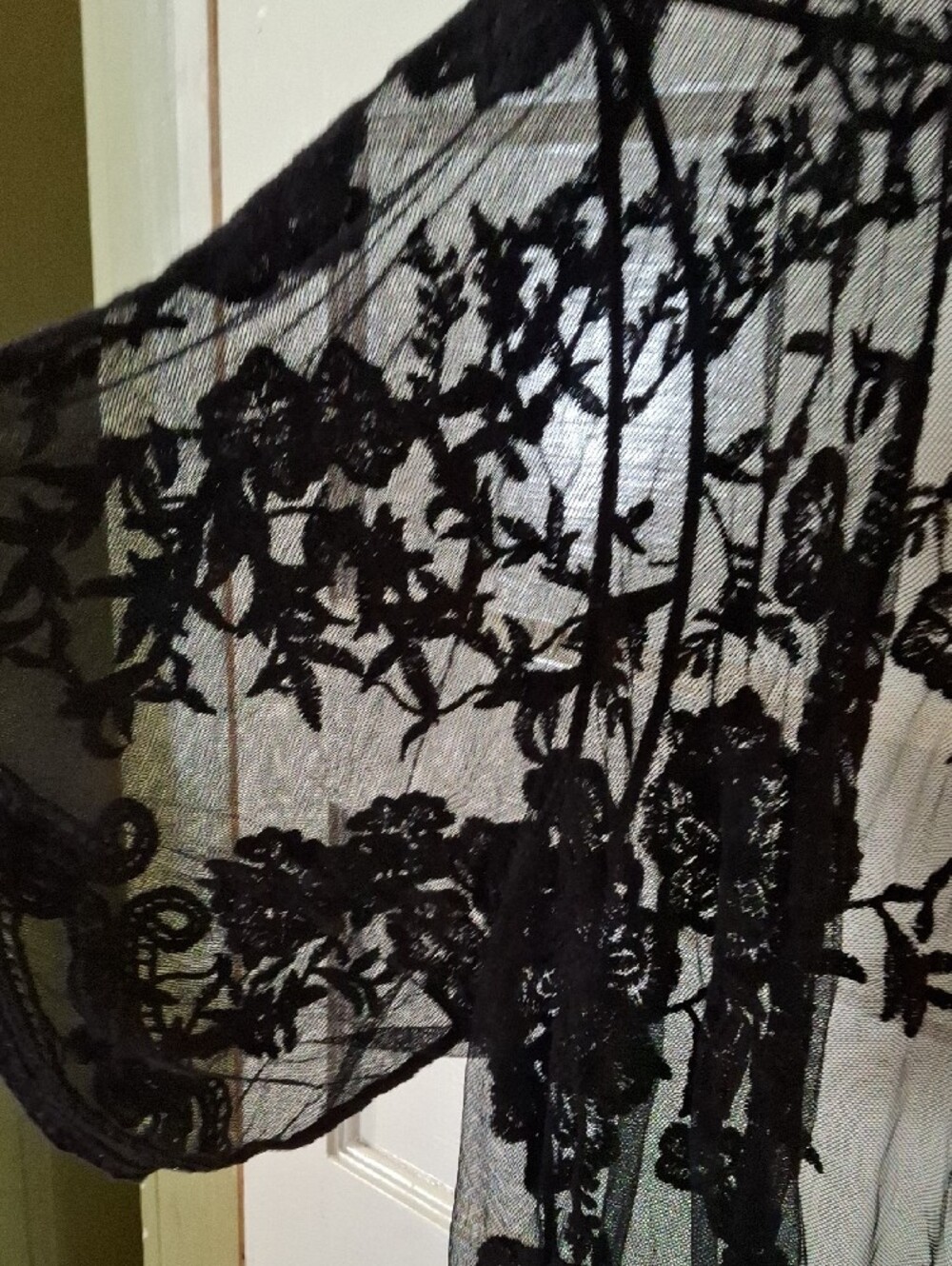Black Sheer Floral Embroidered Kimono Robe (Mis463) - Picture 4 of 4